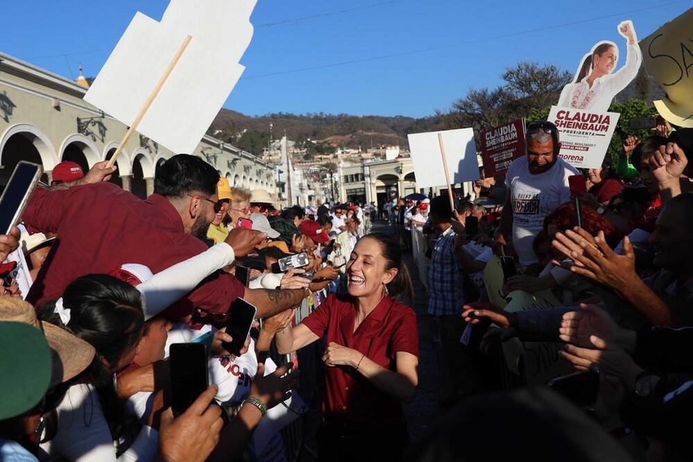 EUM20240303POL56.JPG
GUADALAJARA, Jal., Politics/Política/Sheinbaum.- Claudia Sheinbaum, candidata por Morena a la presidencia de México, y Claudia Delgadillo, candidata a la gubernatura de Jalisco, encabezaron un mitin ante miles de seguidores en la plaza de Ciudad Guzmán, Jalisco. Domingo 3 de marzo de 2024. Foto: Agencia EL UNIVERSAL/Diego Simón Sánchez/RDB.