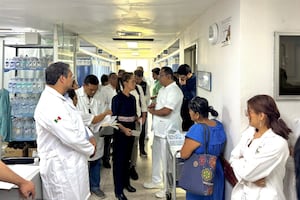 Sheinbaum se reune con pasajeros del tren descarrilado en Oaxaca