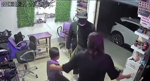 Se recupera mujer baleada en asalto a estética  en Tizayuca