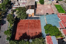 UAEH ofrece clases gratuitas de tenis para estudiantes en Real del Monte