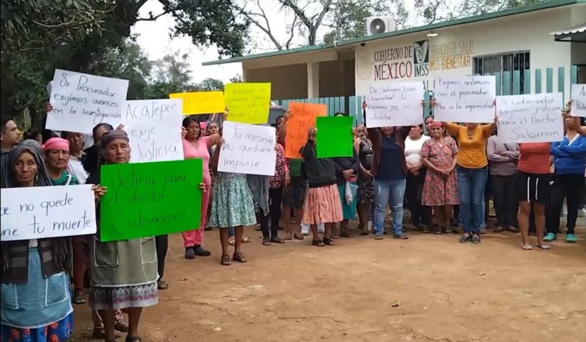 Familiares, amigos y vecinos se reunieron para recordarlo en la localidad de Acatepec, Huautla, en cuya clínica prestaba sus servicios, destacando su incansable labor en favor de la salud de la comunidad. I Foto: Especial