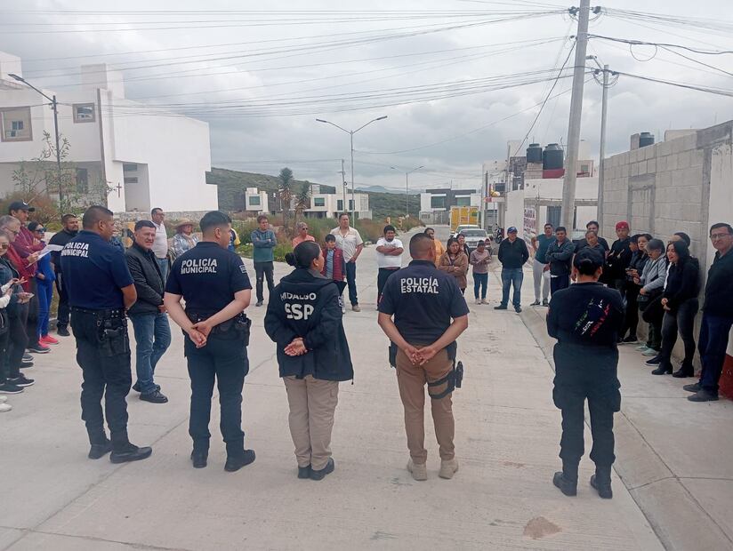 Seguridad de Mineral de la Reforma se reúne con vecinos para fortalecer la vigilancia en el fraccionamiento Los Minerales | Foto: Especial