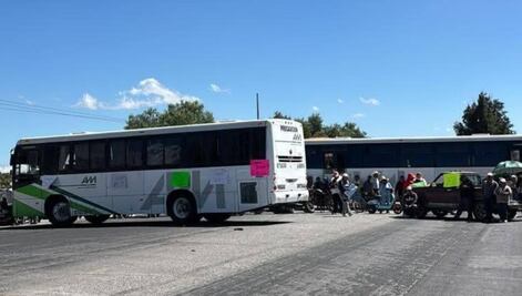 Protesta por falta de maestro paraliza Francisco I. Madero