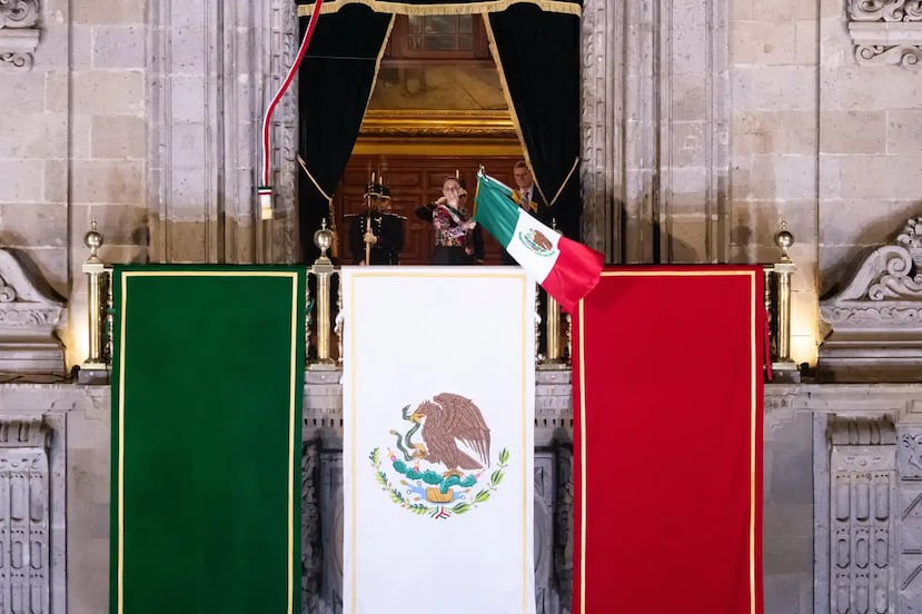 Sheinbaum encabeza el Grito de Independencia en Palacio Nacional