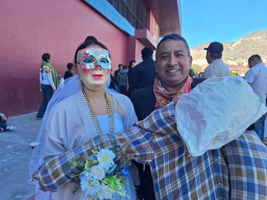 Karina Cruz y el primer paso en el carnaval de Cahuazas | Foto: Cinthya Carabajal
