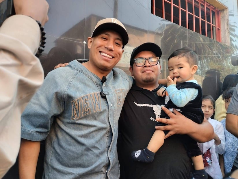 Seguidores de Yulay se dieron cita para tomarse la foto con el youtuber I Foto: Especial