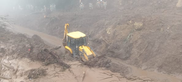 Prestan empresarios de la construcción 34 máquinas para limpiar caminos