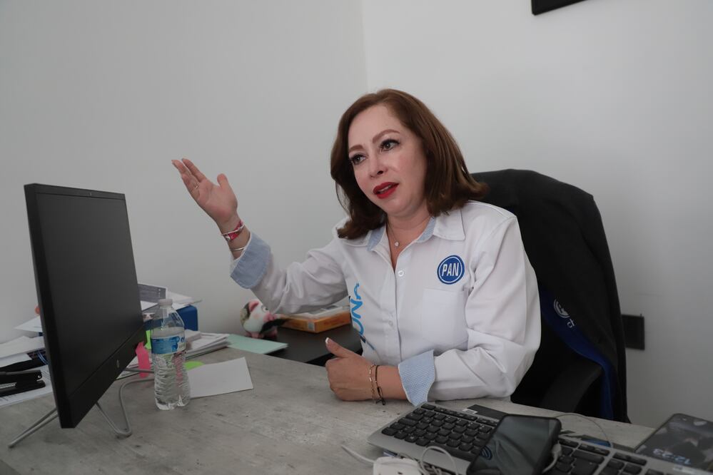 La panista Claudia Lilia Luna Islas quien también recibe constancia como diputada electa plurinominal, dejará el cargo en los próximos meses, luego de que su instituto político en Hidalgo emitió la convocatoria para la renovación de la dirigencia estatal. I Foto: Luis Soriano