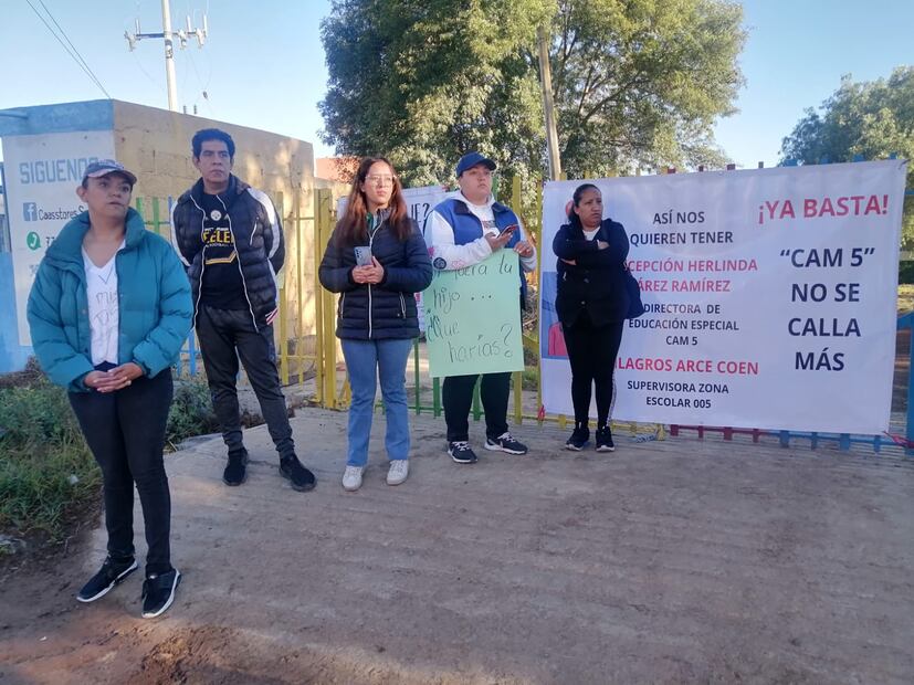 Protesta en CAM por acoso y corrupción; padres exigen la destitución de autoridades escolares | Foto: Grisel Lira