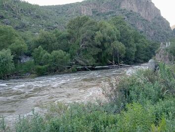 Hombre desaparece tras caer al río Tula mientras realizaba reparaciones