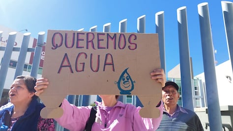 Por falta de agua, se manifiestan vecinos de Ampliación Santa Julia