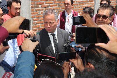 Por extorsiones de choferes, revisan información financiera en Banco Azteca