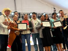 Reconocen a nanacateras en el inicio de la Feria de la Manzana y el Hongo en Acaxochitlán