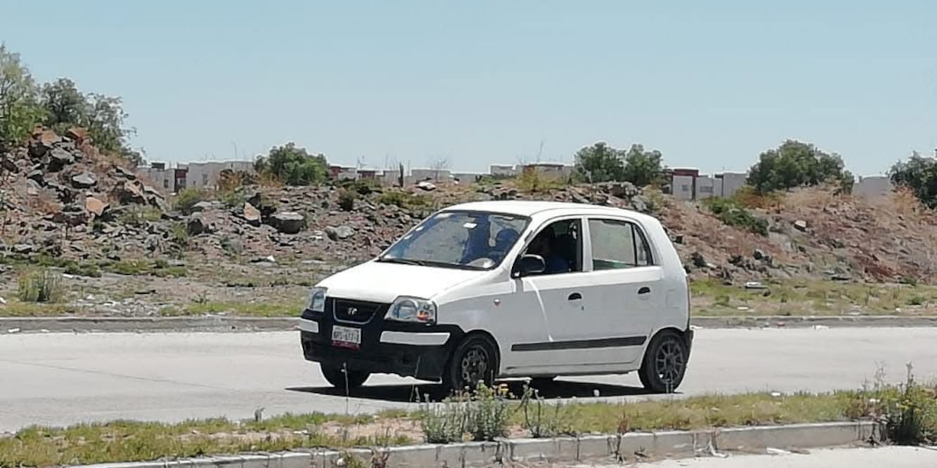 Vecinos reportan al menos 10 robos de coladeras en zonas que conectan los fraccionamientos Héroes y Fuentes de Tizayuca | Foto: especial