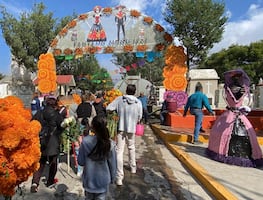 Entre flores, música y recuerdos, Pachuca honró a sus muertos
