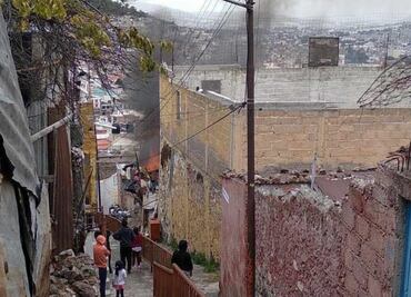 Incendio en domicilio de Pachuca moviliza a los servicios de emergencia