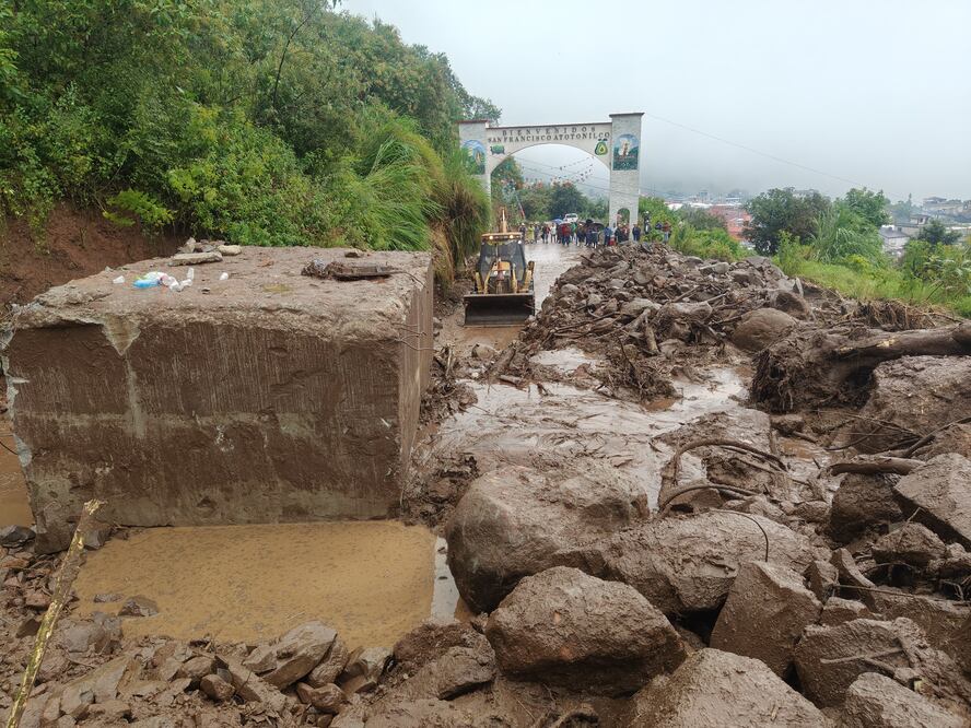 Acaxochitlán fue otro de los municipios que sufrió con las lluvias I Foto: Especial
