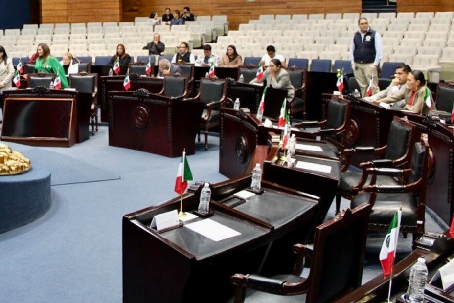 Durante los dos últimos años, los diputados locales han acumulado un total de 424 faltas “justificadas” a las sesiones, de acuerdo con datos del concentrado de asistencia del Congreso de Hidalgo. Foto: Luis Soriano