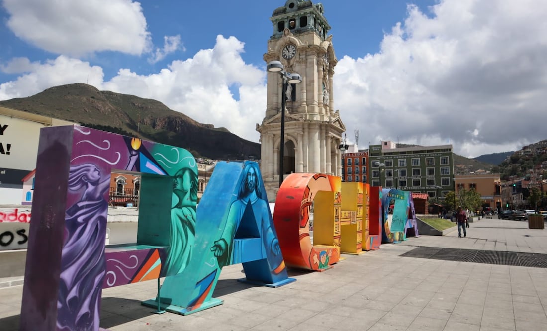 En el reloj monumental de Pachuca se registró una pelea que dejó un herido grave Foto: Josué Ortiz