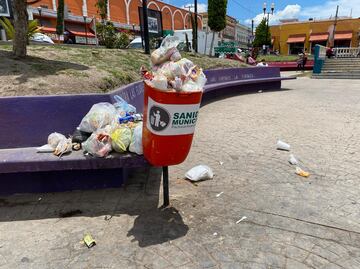 Basura de locatarios deja olor fétido en inmediaciones de Mercado Primero de Mayo