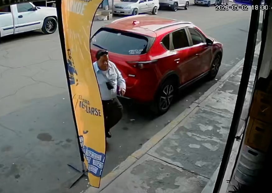 Denuncian en Tizayuca a sujeto que presuntamente fingió ser ministerial para no pagar en restaurante | Captura de video