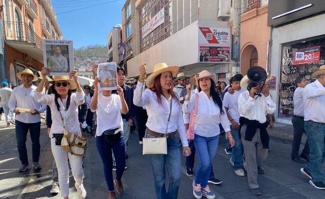 Protesta en Pachuca por asesinato de Carlos Manzo, presidente municipal de Uruapan