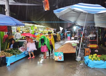 Frente frío número 11 sorprende al comercio en Huejutla