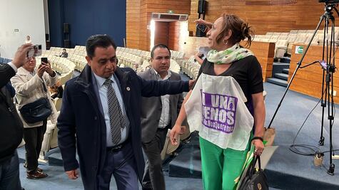 Activista trans acusa a diputado de violencia política en sesión del Congreso