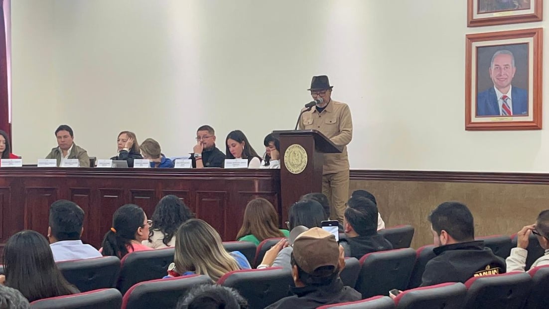 La iniciativa fue presentada por el regidor Juan de Dios Rosas Meneses para crear un nuevo Reglamento de Tránsito y Vialidad I foto: Ricardo Calleja
