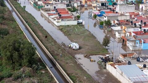 Urgen más de mil millones para frenar inundaciones y baches en Mineral de la Reforma