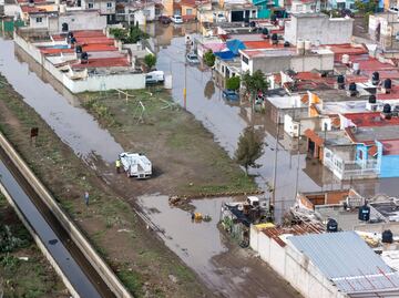 Urgen más de mil millones para frenar inundaciones y baches en Mineral de la Reforma