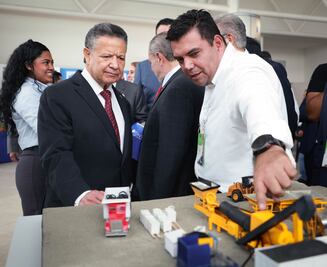 Julio Menchaca impulsa alianzas estratégicas en el XIV Seminario de Ingeniería Vial 2025