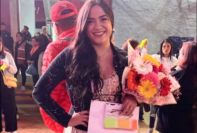 Joven hidalguense renuncia a su graduación por cantar por Carlos Rivera