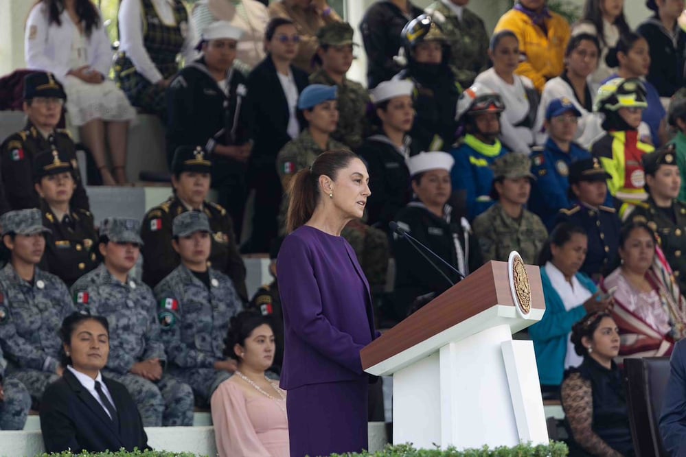 La presidenta Claudia Sheinbaum Pardo encabeza la conmemoración del Día Internacional de las Mujeres, en el Campo Deportivo Militar Marte. Domingo 8 de marzo de 2026. Foto: Agencia EL UNIVERSAL/Hugo Salvador/ARMM.