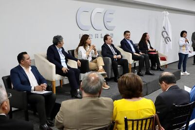 Candidatos de Fuerza y Corazón por México dialogan con empresarios