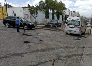 Transportistas de la ruta Metilatla bachean calles de Tulancingo