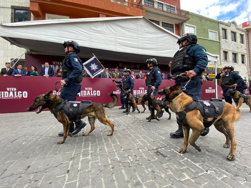 Pachuca conmemora la Independencia con desfile cívico-militar frente al Reloj Monumental | Foto: Luis Soriano