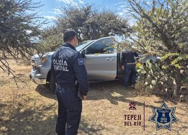 Camioneta robada es localizada en un paraje de Tepeji del Río