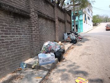 Por dos días consecutivos colonias de Huejutla permanecen entre la basura