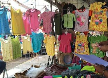 Decomisan pirotecnia que se ofrecía en tianguis de Huejutla