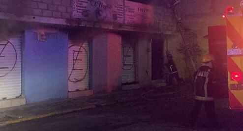 Se incendia terreno, atrás de taquería  en Pachuca