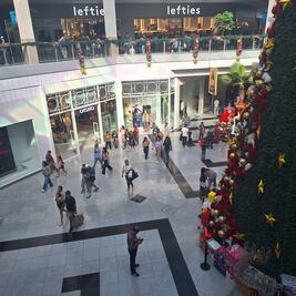 Afluencia en plazas comerciales de Pachuca durante el último día del Buen Fin