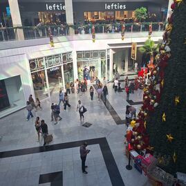 Afluencia en plazas comerciales de Pachuca durante el último día del Buen Fin
