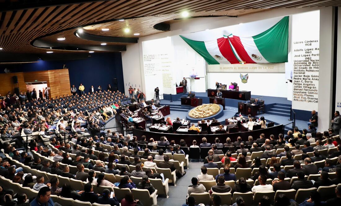 El secretario Salvador Cruz Neri comparece ante el Congreso del Estado de Hidalgo para presentar la Glosa del Primer Informe| Twitter: Seguridad Pública de Hidalgo