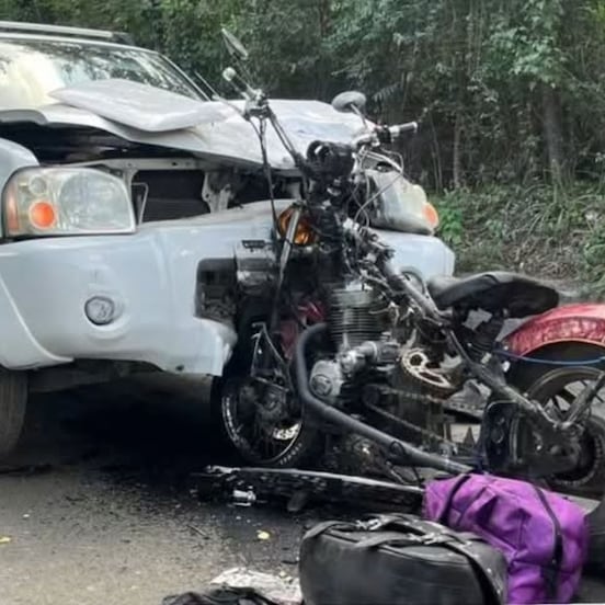 Motociclista gravemente herido en choque contra camioneta en Huejutla