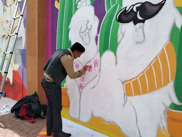 "Arte Perrón" llena de vida la Feria de San Francisco Pachuca con murales de razas caninas