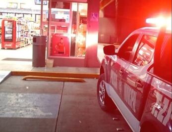 Asaltan de manera simultánea tienda 3B y Oxxo en Tizayuca