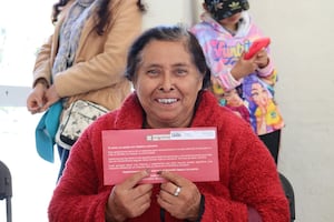 Entregan apoyos a familias afectadas por la vaguada monzónica en Huautla