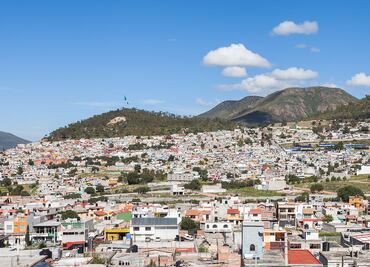 Pachuca condona impuestos para regularizar más de 400 predios en colonias irregulares