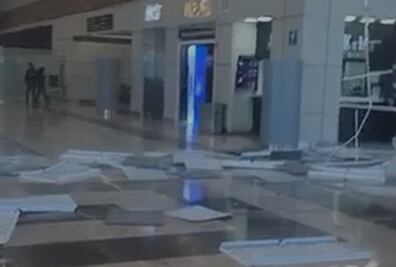 Se desploma plafón del techo del AIFA
